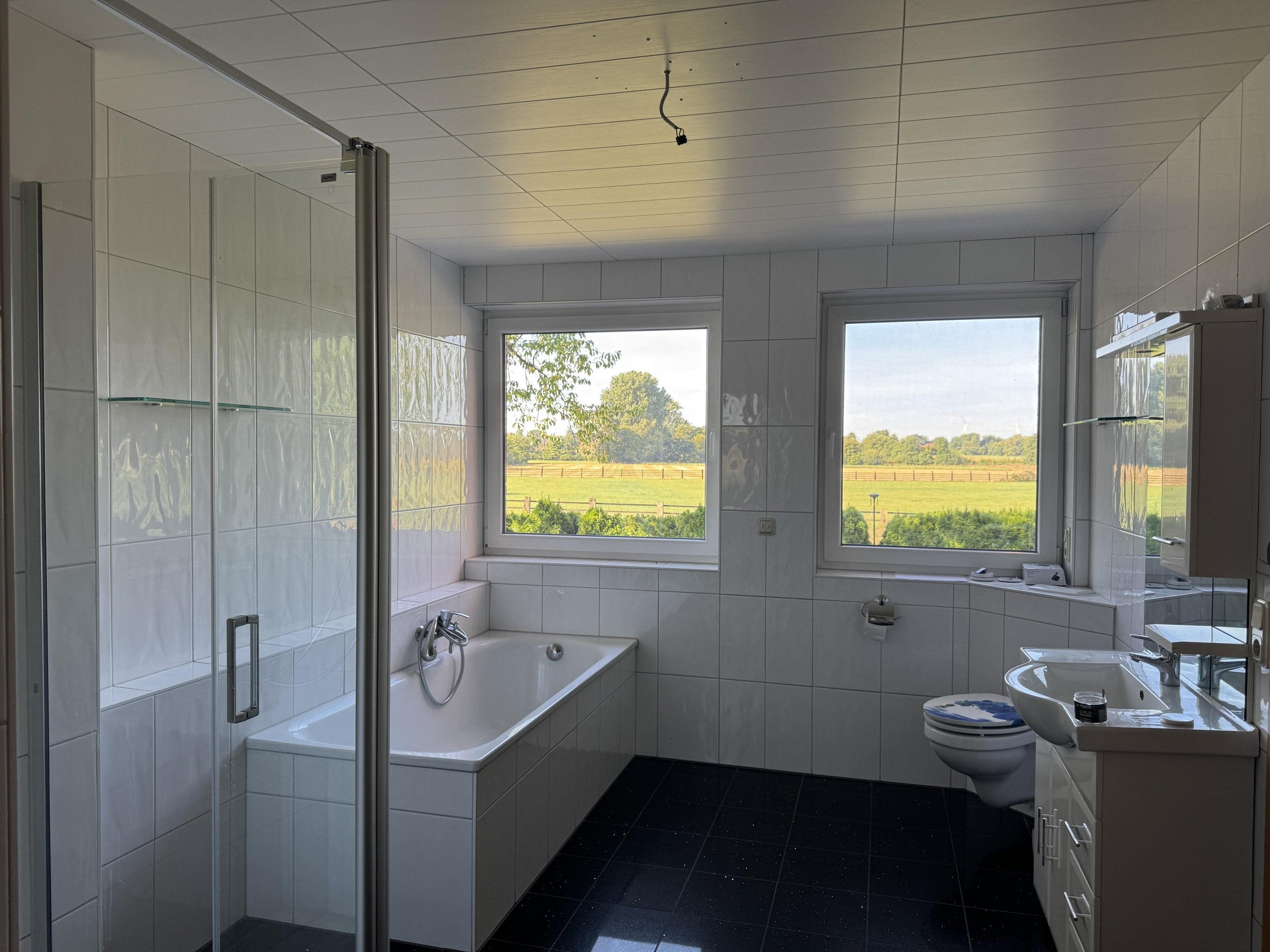 Ländliches Anwesen mit drei Wohneinheiten, Scheune, zwei Stallungen und Weideflächen in Selm