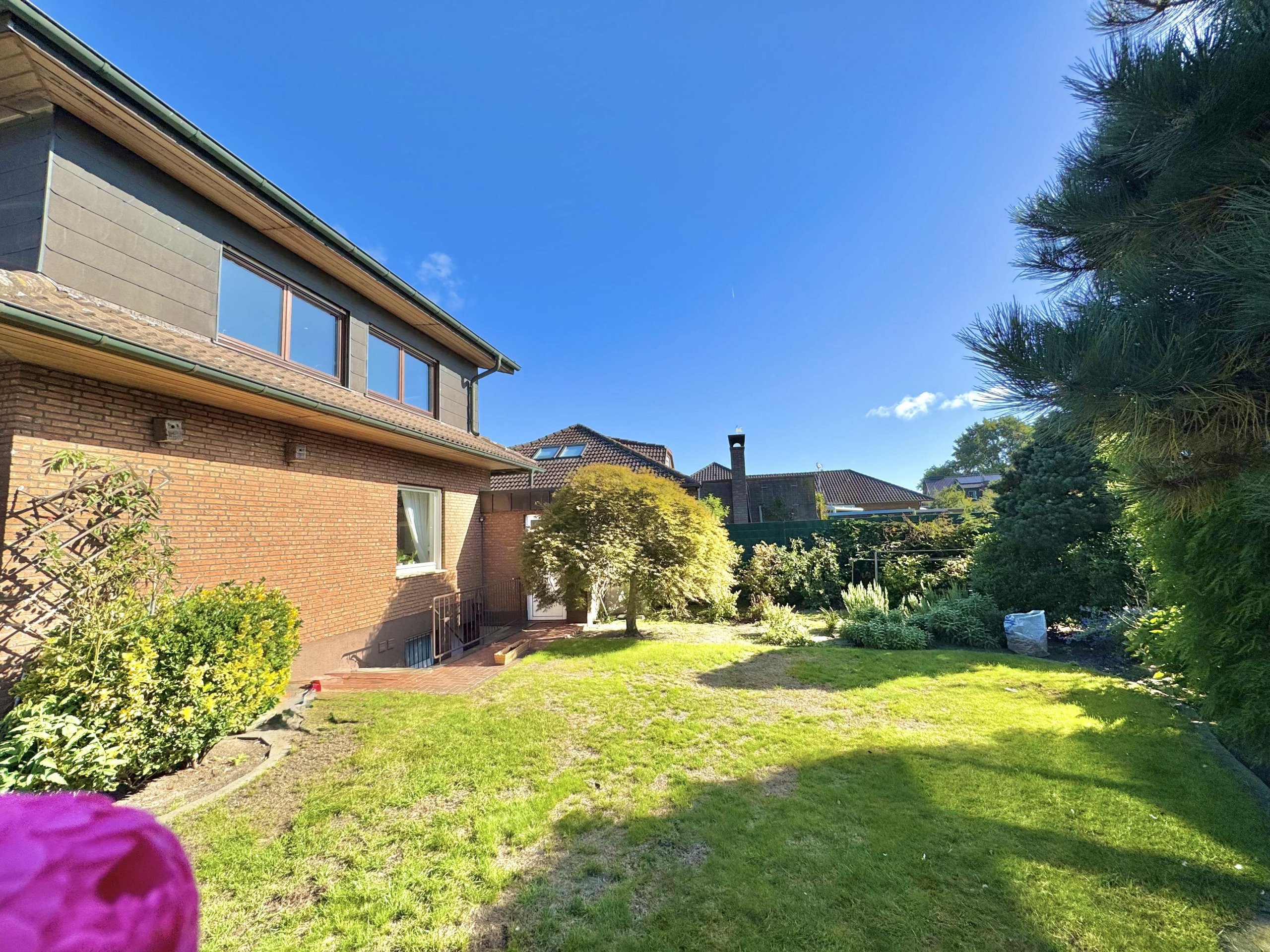 Ihr neues Zuhause in Stadtlohn großzügiges Ein -/ Zweifamilienhaus mit Garten