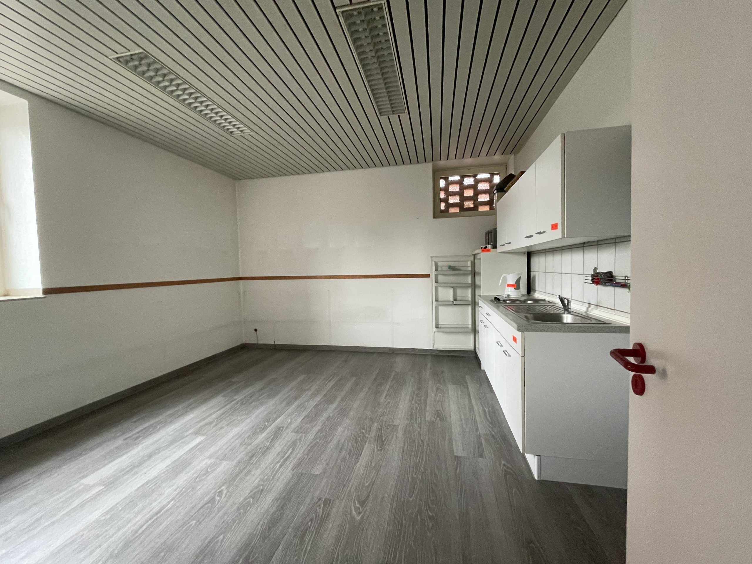 Großzügige und helle Bürofläche im Herzen von Nottuln zu mieten.