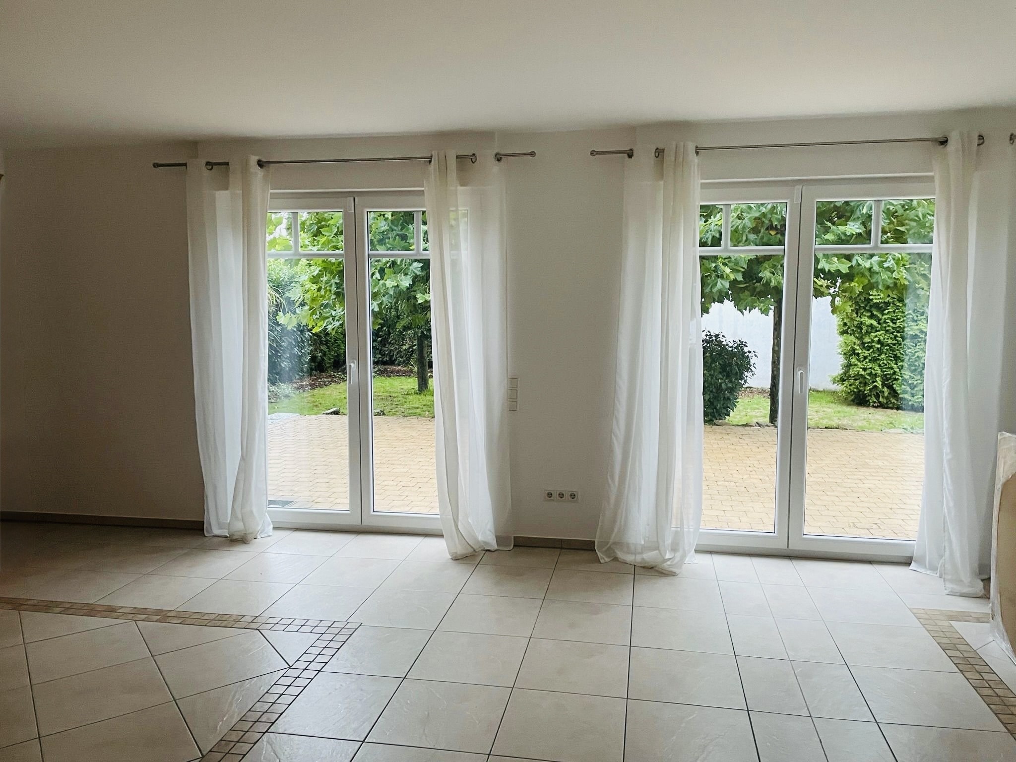 Freistehendes Einfamilienhaus im mediterranen Stil mit Vollkeller und übergroßer Garage in Olfen!