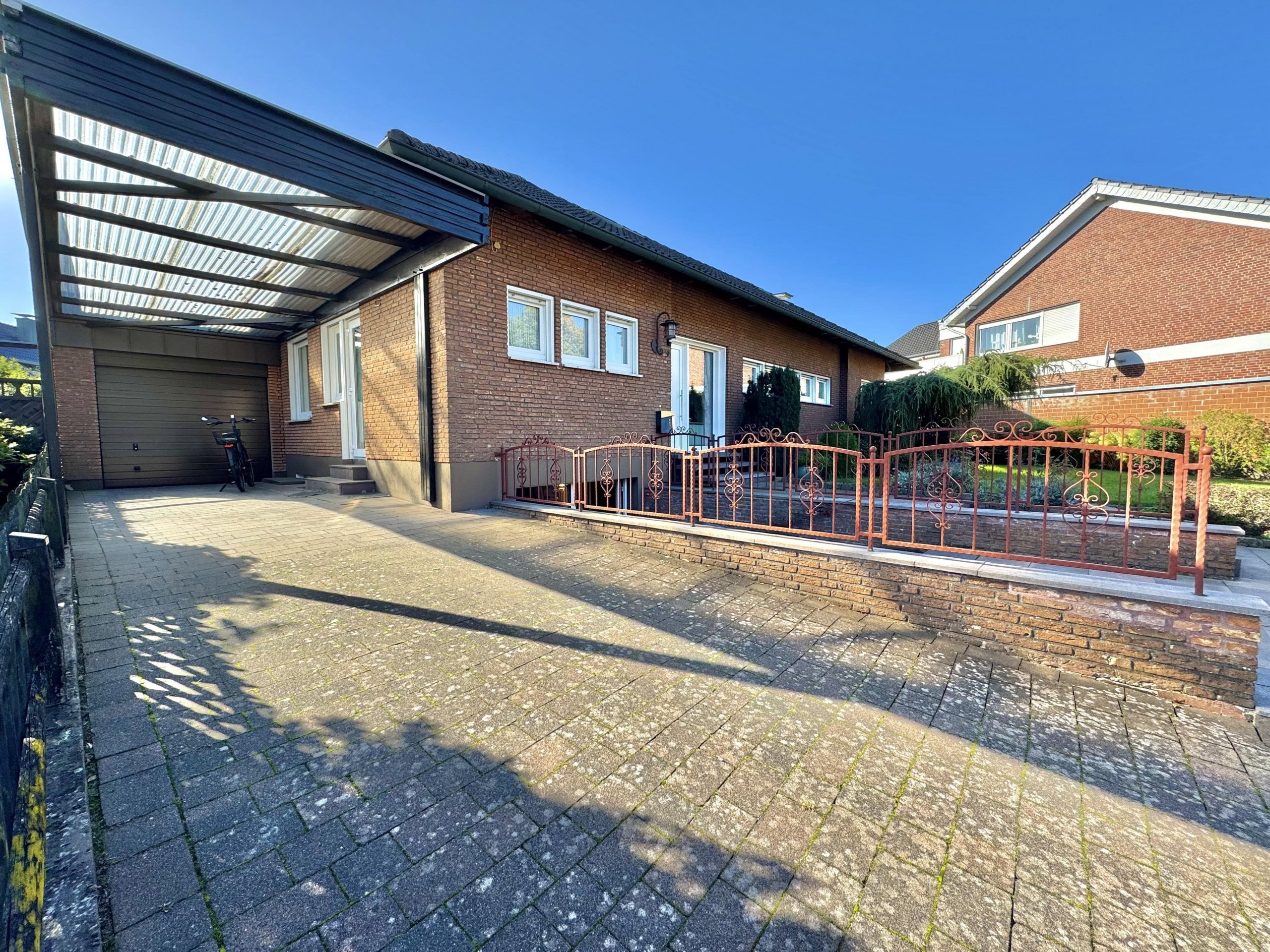 Großes Ein -/ Zweifamilienhaus- viel Platz für die Familie in Stadtlohn