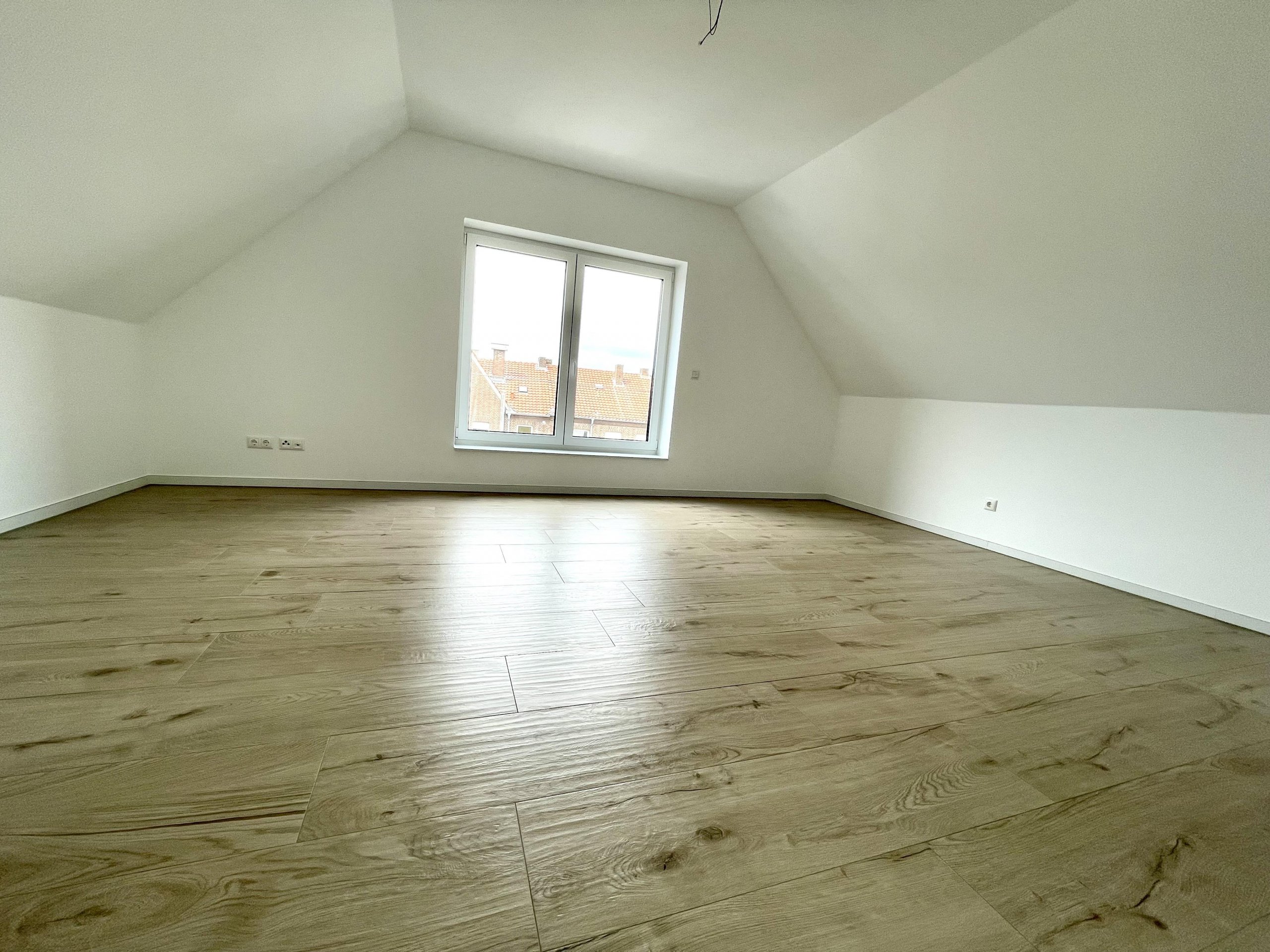 Borken-City: Modernes Mehrfamilienhaus: 6 x 3-Zi.-Wohnungen mit PKW-Stellplätzen und Aufzug!