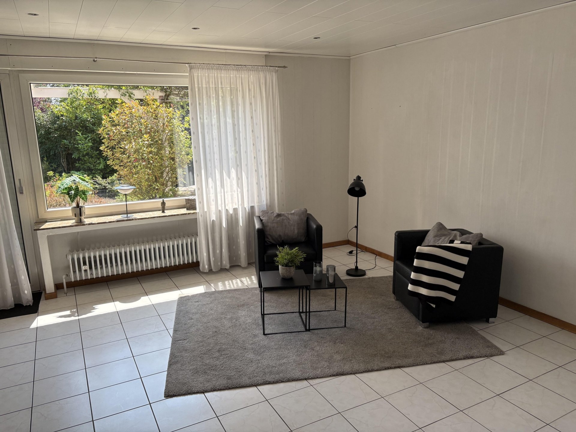 Schöner Garten wartet auf
kleine Familie mit Kindern 😊