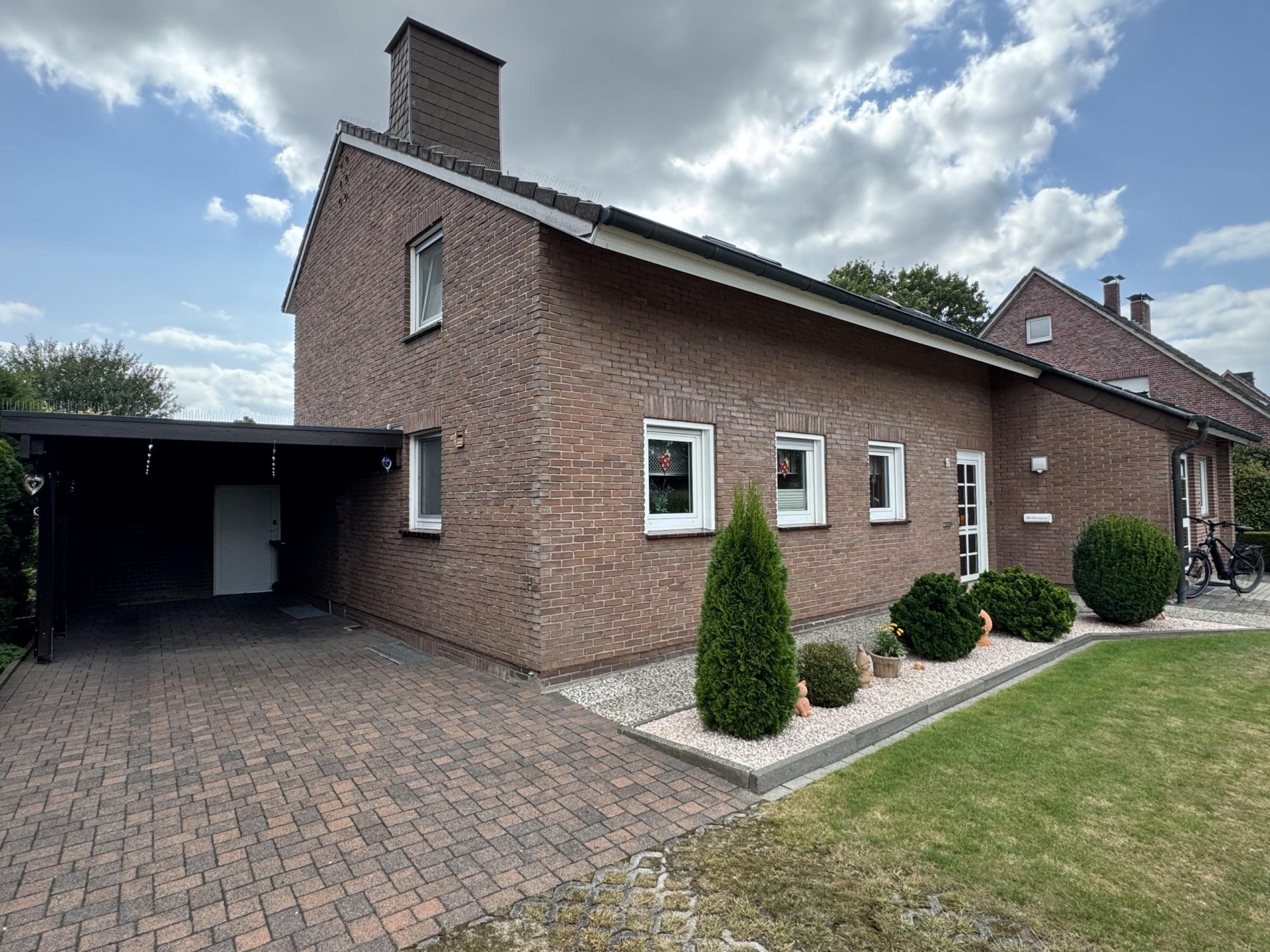 2 Wohneinheiten nebeneinander, großes Grundstück in Coesfeld