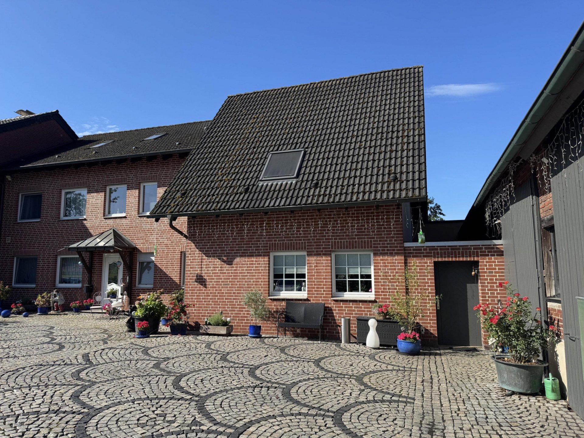 Ländliches Anwesen mit drei Wohneinheiten, Scheune, zwei Stallungen und Weideflächen in Selm