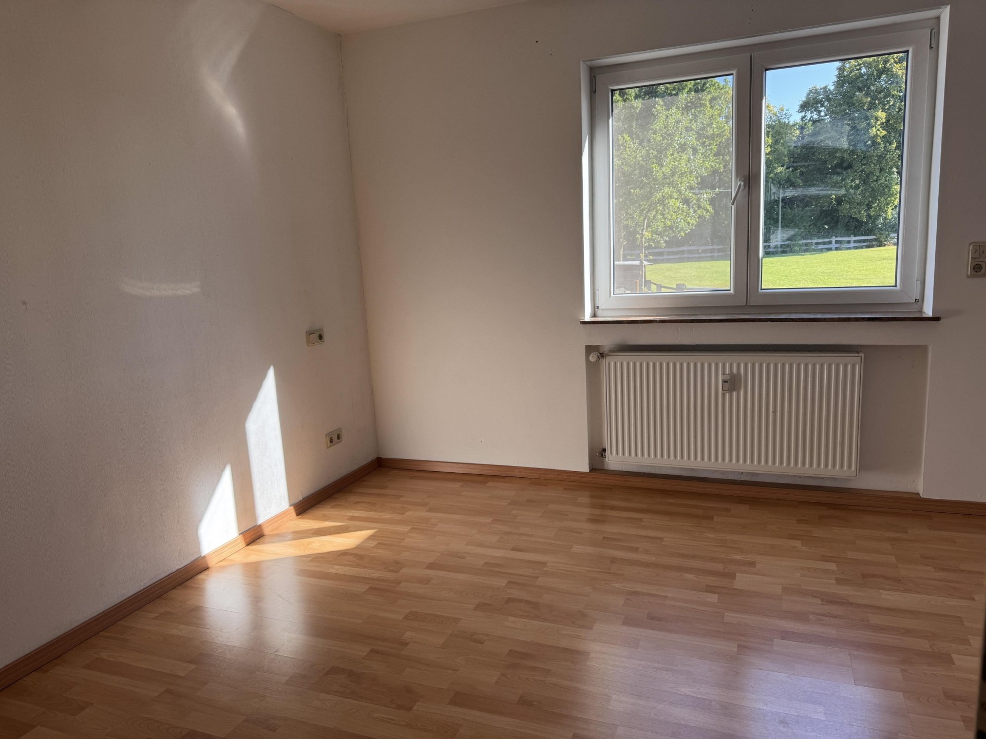 Ländliches Anwesen mit drei Wohneinheiten, Scheune, zwei Stallungen und Weideflächen in Selm