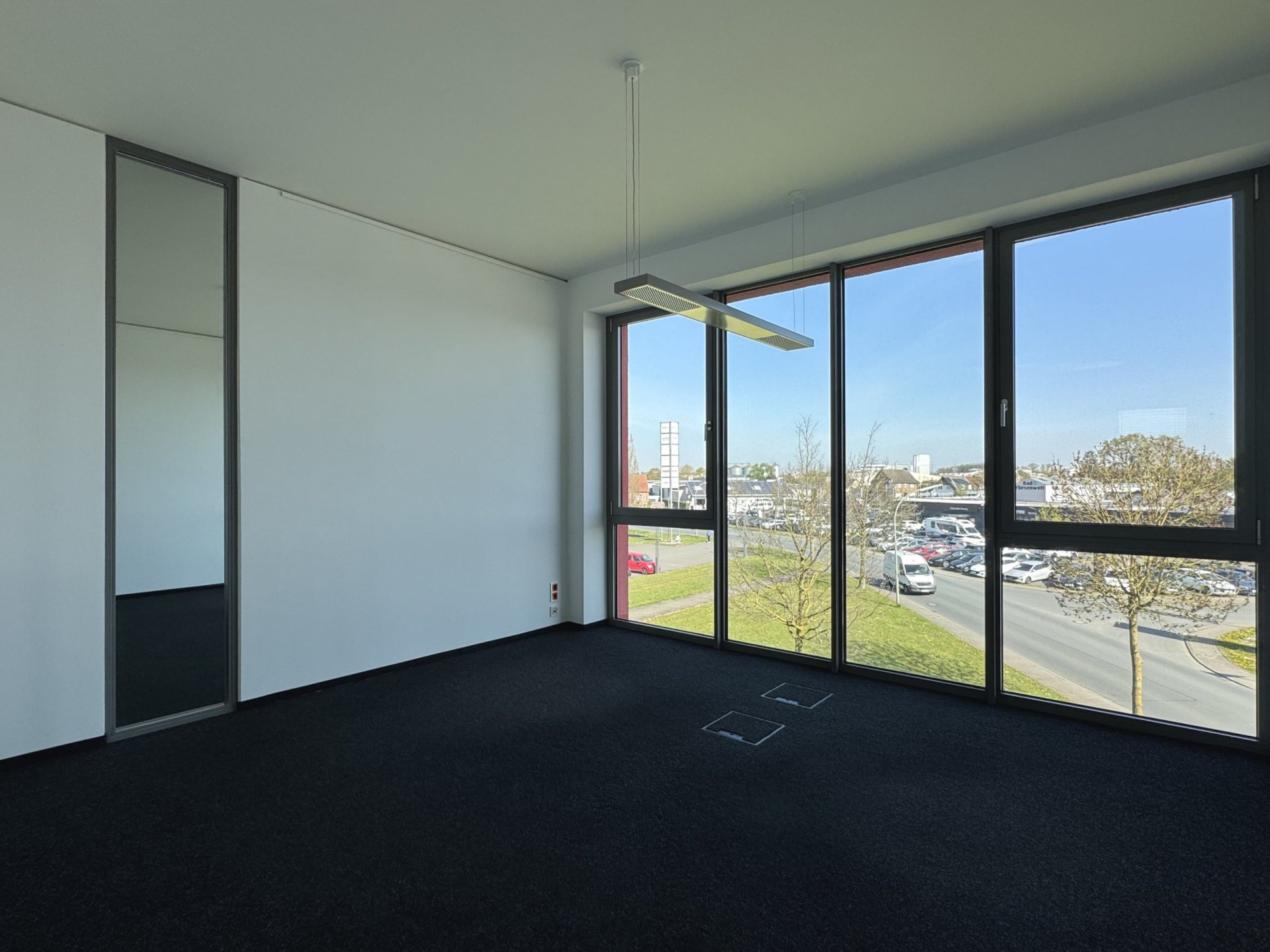 Repräsentative Bürofläche (ca. 250 m²) im Bauhausstil | lichtdurchflutet | sofort verfügbar