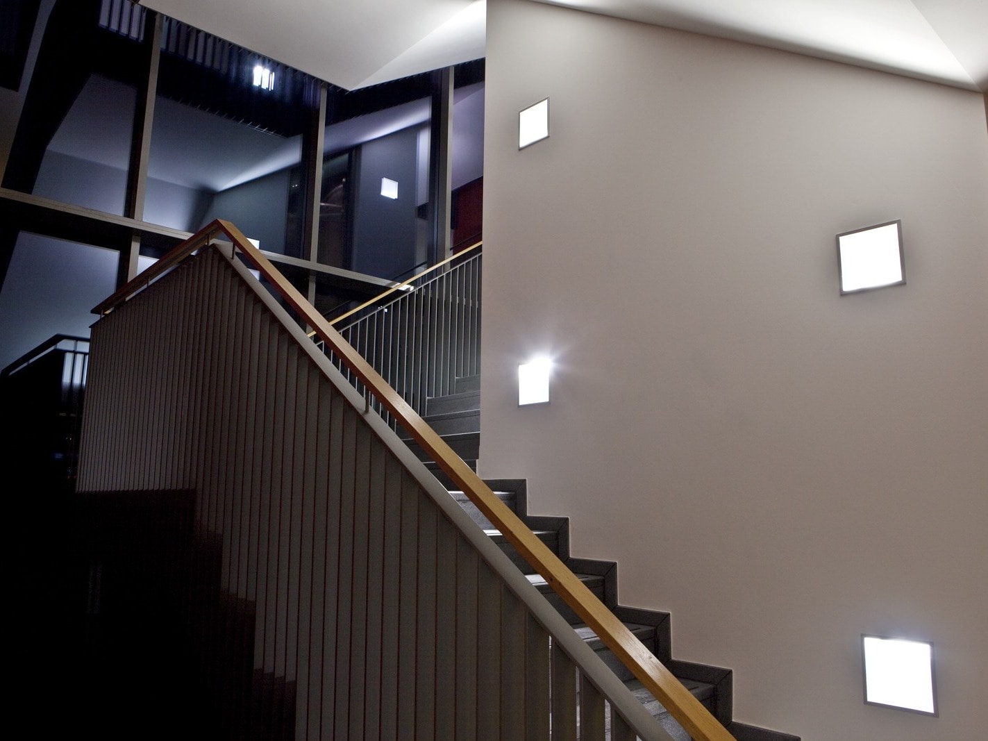 Repräsentative Bürofläche (ca. 250 m²) im Bauhausstil | lichtdurchflutet | sofort verfügbar
