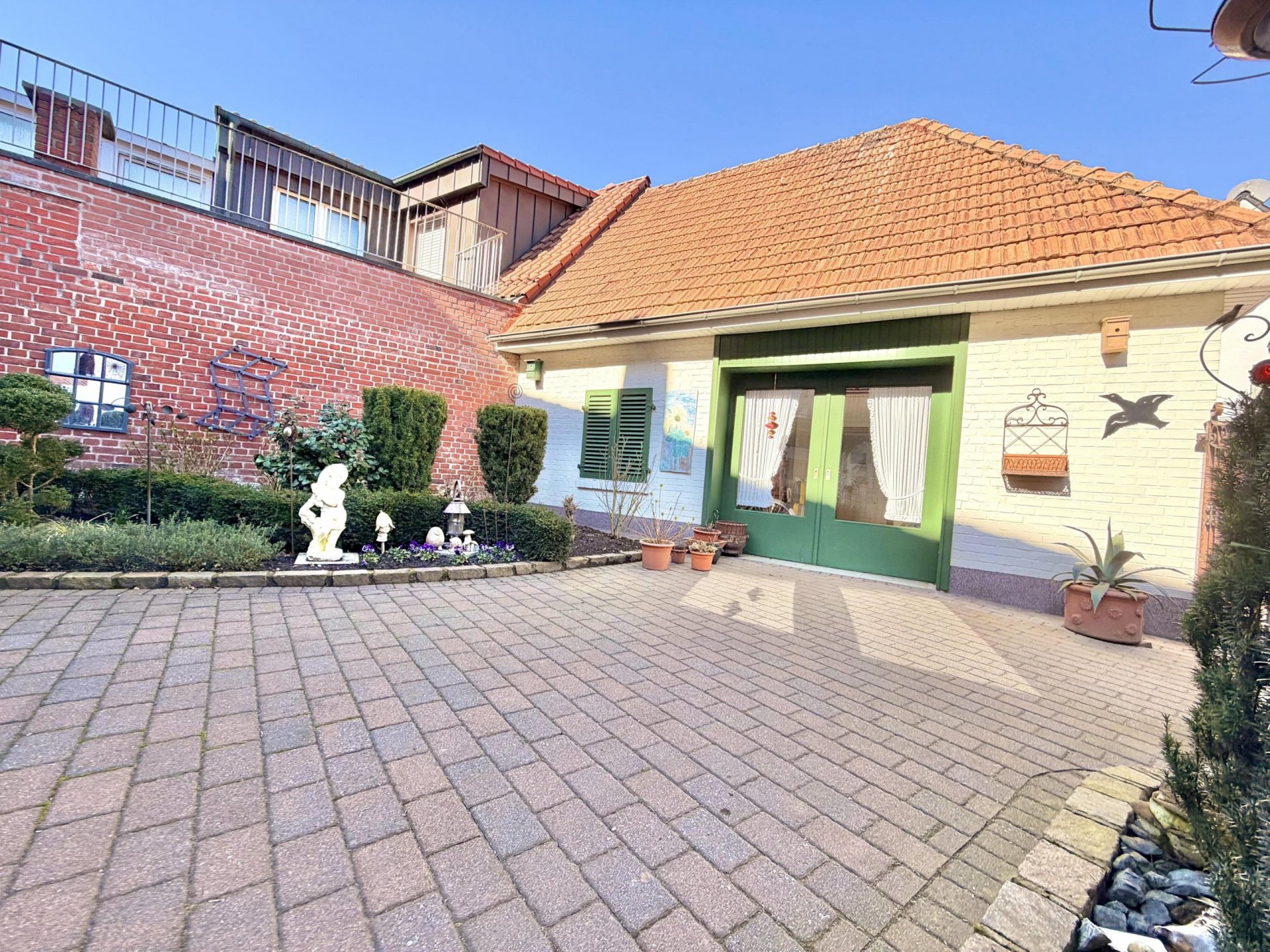 Zweifamilienhaus Reihenhaus mit Potenzial für Wohnbebauung im Herzen von Südlohn