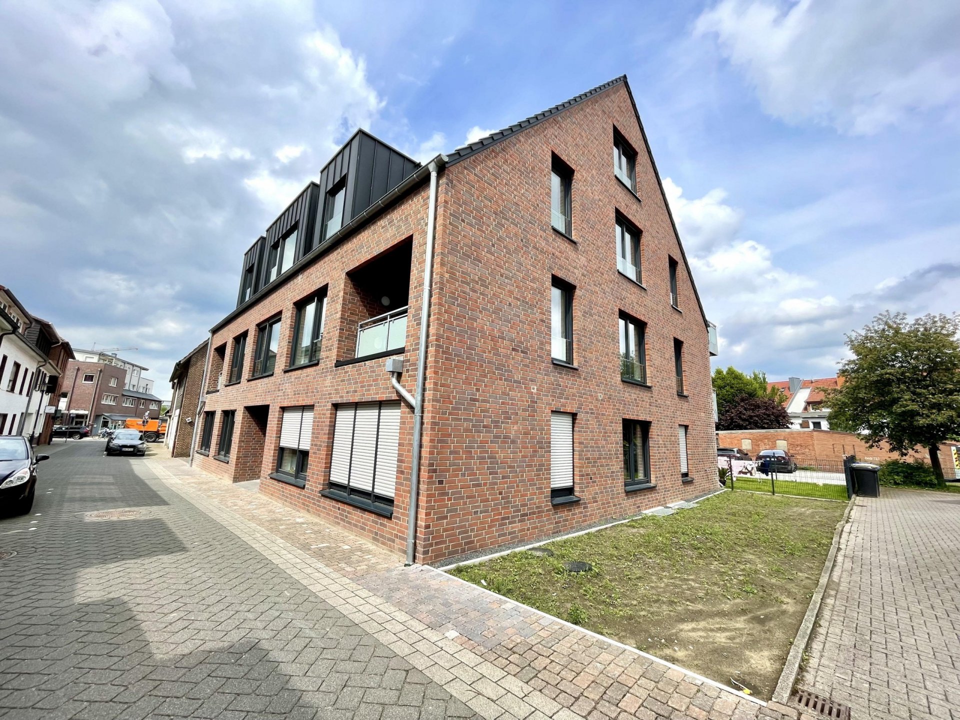 Dachterrasse mit City-Blick: 3-Z.-Maisonettewohnung mit Kellerraum und Aufzug in Borken! (WHG 6)
