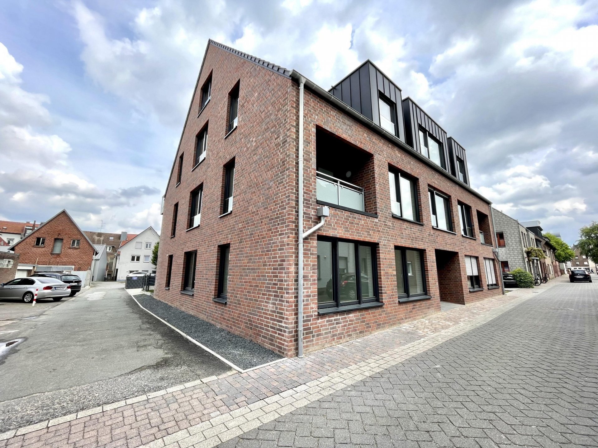 Dachterrasse mit City-Blick: 3-Z.-Maisonettewohnung mit Kellerraum und Aufzug in Borken! (WHG 6)