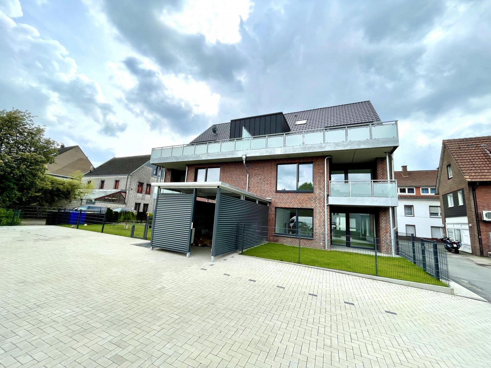 Dachterrasse mit City-Blick: 3-Z.-Maisonettewohnung mit Kellerraum und Aufzug in Borken! (WHG 6)