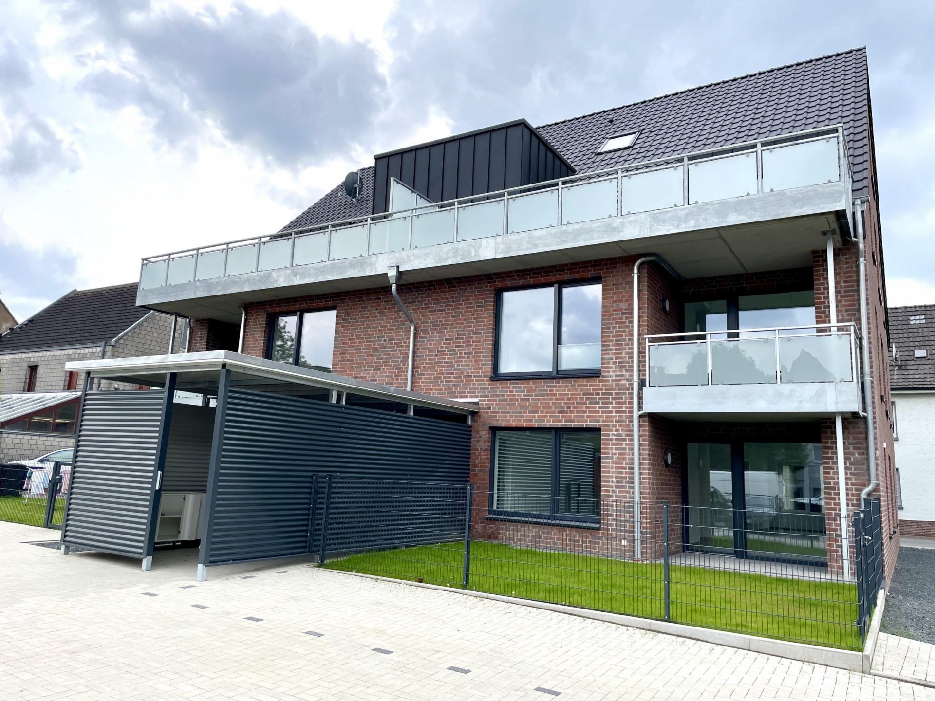 Dachterrasse mit City-Blick: 3-Z.-Maisonettewohnung mit Kellerraum und Aufzug in Borken! (WHG 6)