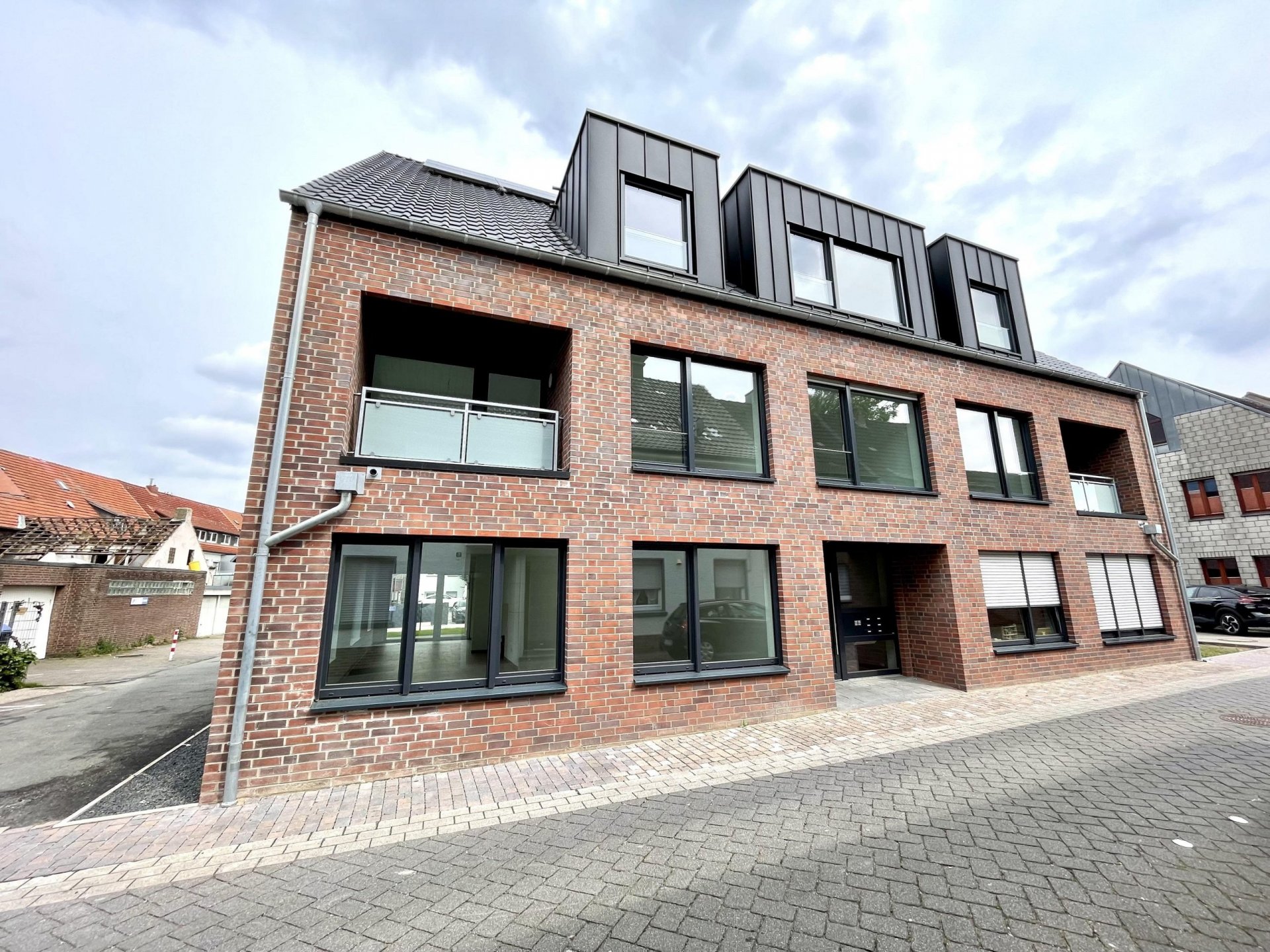 Dachterrasse mit City-Blick: 3-Z.-Maisonettewohnung mit Kellerraum und Aufzug in Borken! (WHG 6)