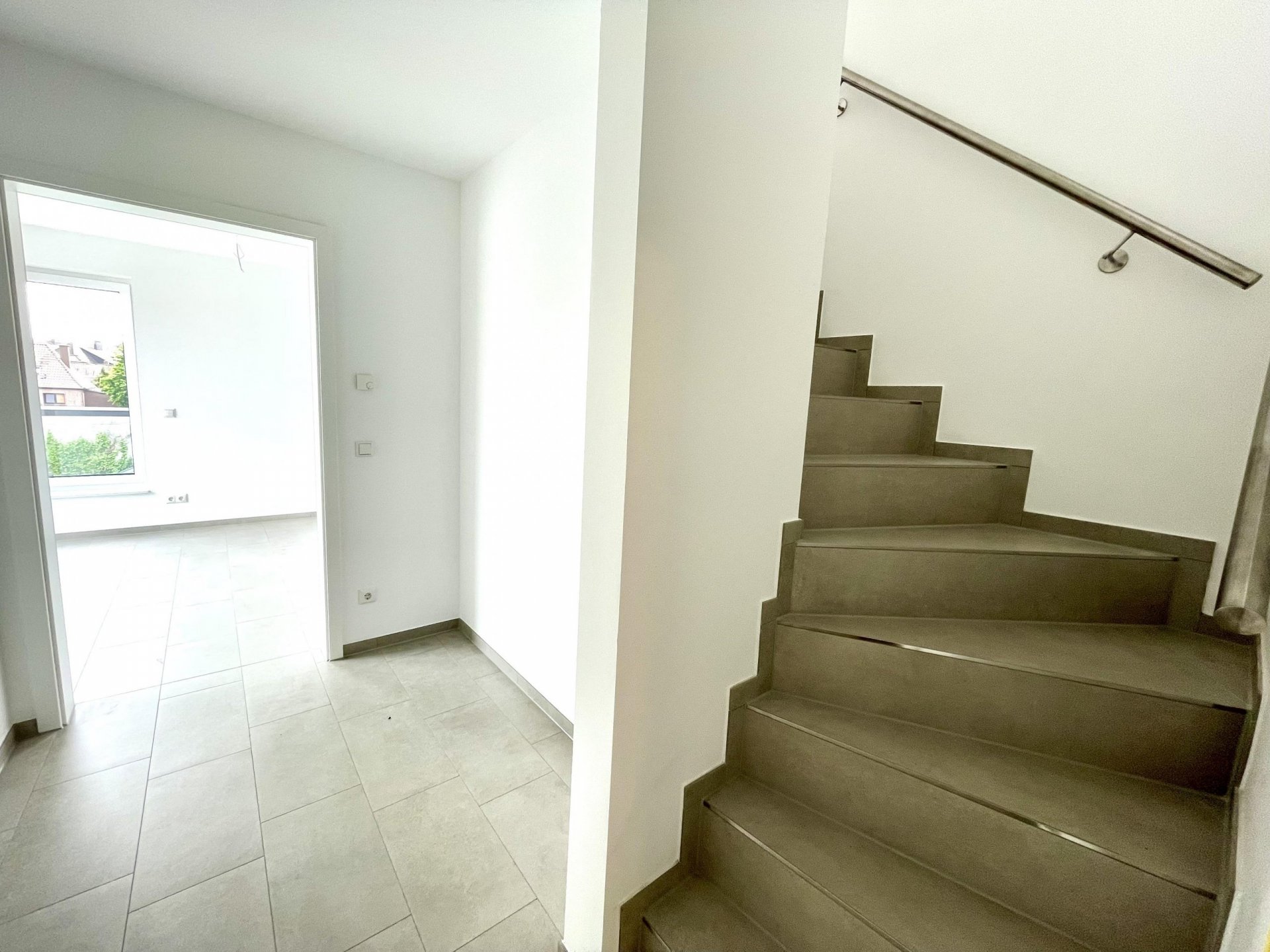 Dachterrasse mit City-Blick: 3-Z.-Maisonettewohnung mit Kellerraum und Aufzug in Borken! (WHG 6)