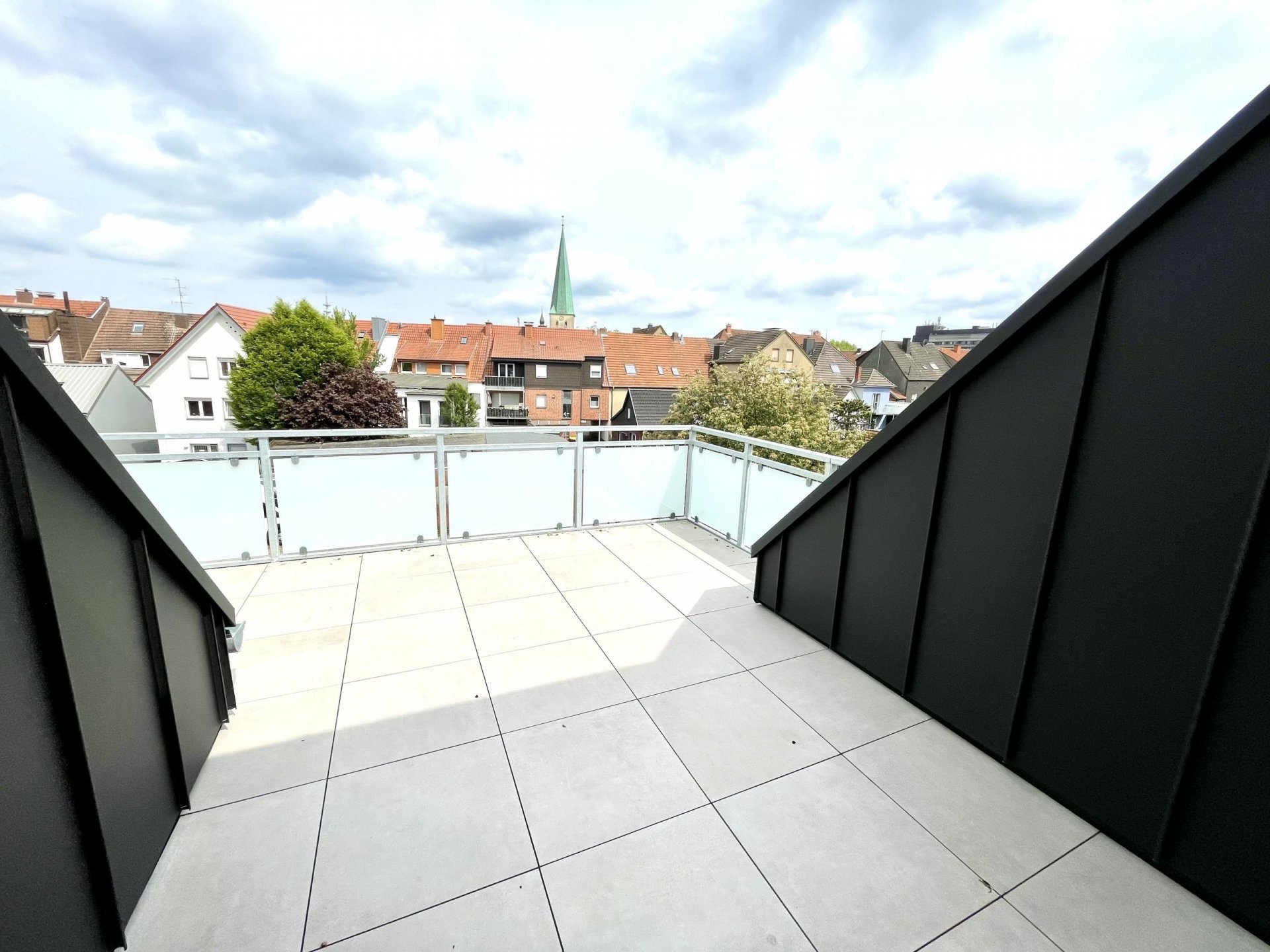 Dachterrasse mit City-Blick: 3-Z.-Maisonettewohnung mit Kellerraum und Aufzug in Borken! (WHG 6)