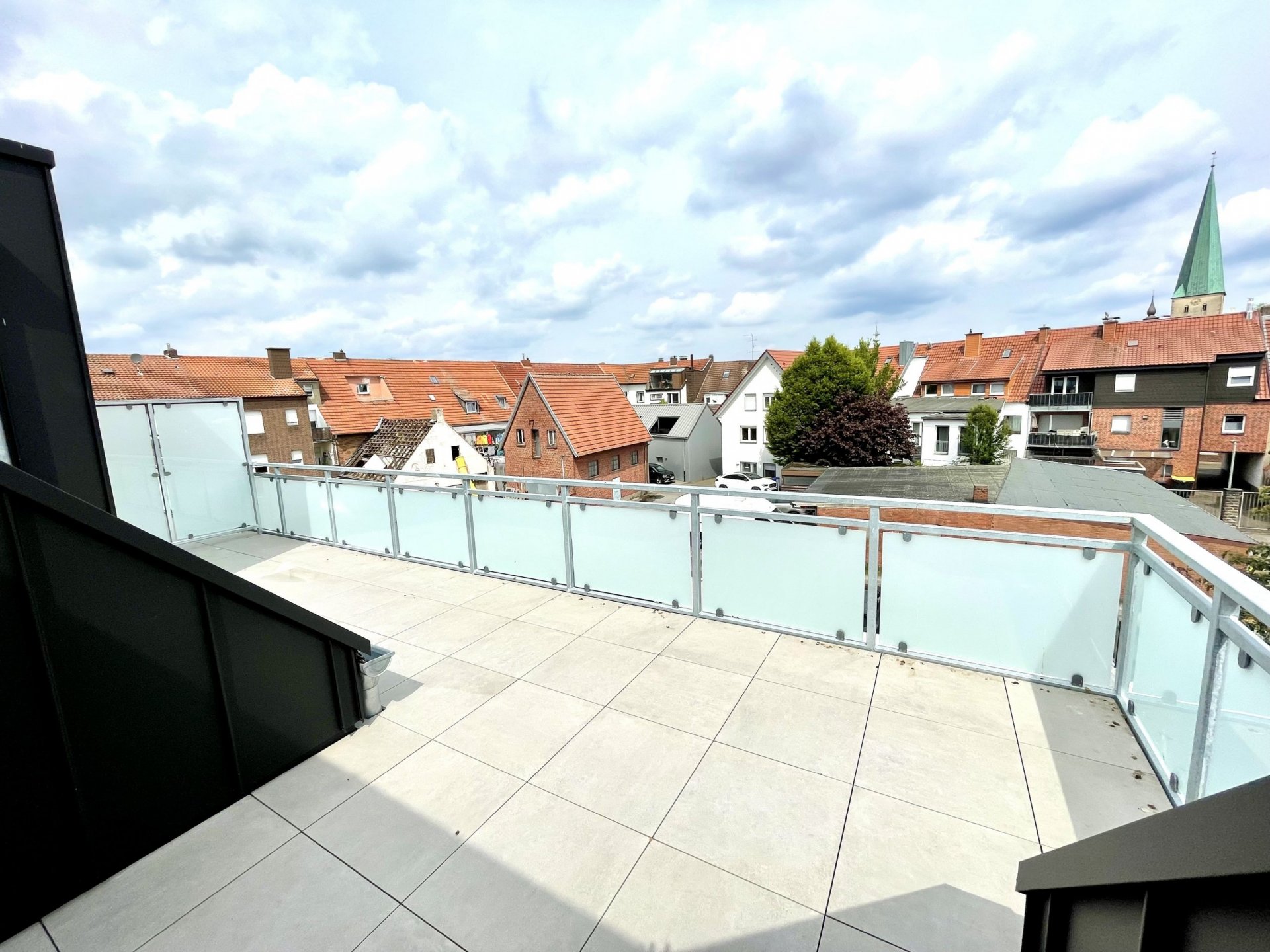 Dachterrasse mit City-Blick: 3-Z.-Maisonettewohnung mit Kellerraum und Aufzug in Borken! (WHG 6)