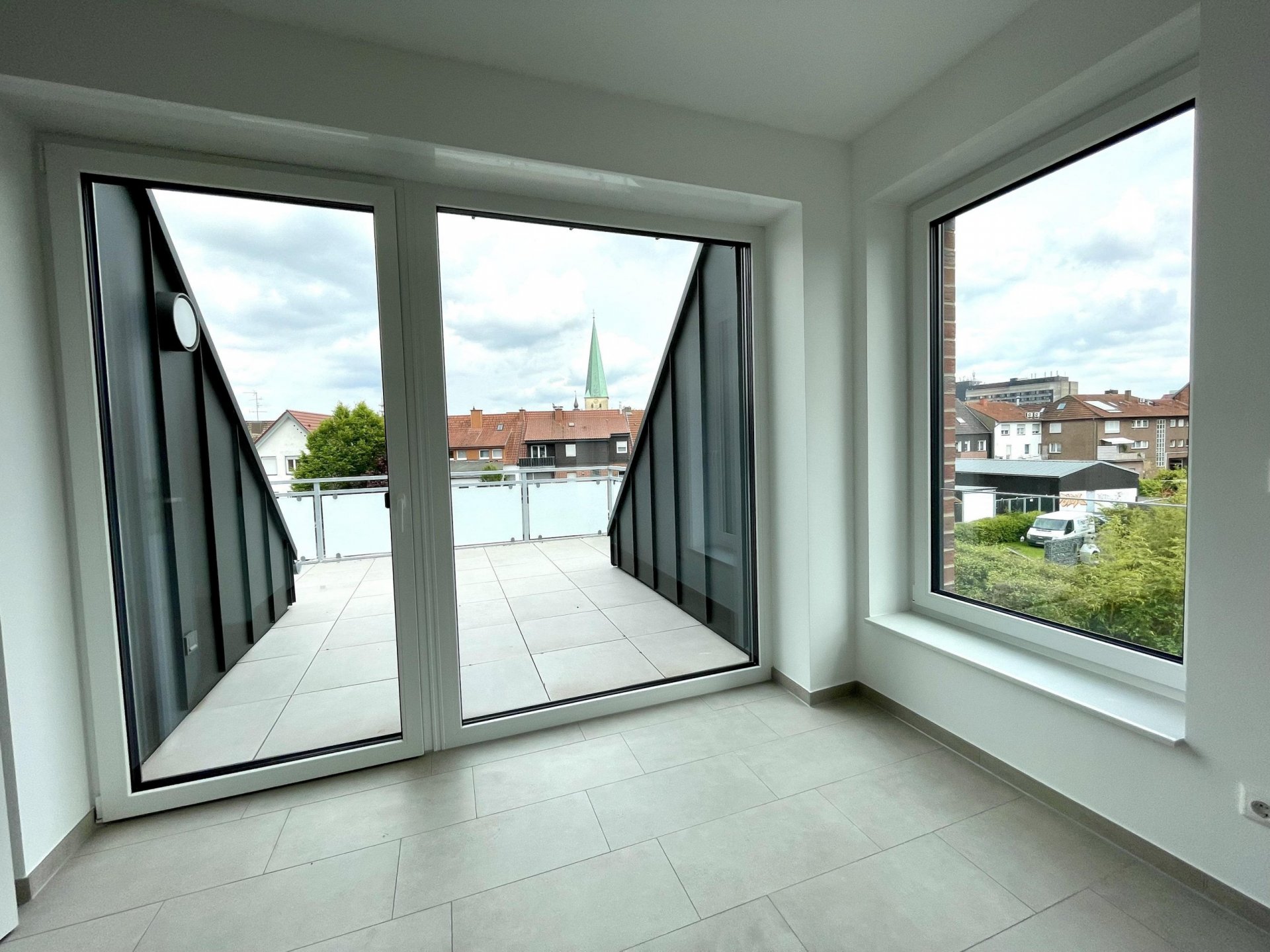 Dachterrasse mit City-Blick: 3-Z.-Maisonettewohnung mit Kellerraum und Aufzug in Borken! (WHG 6)