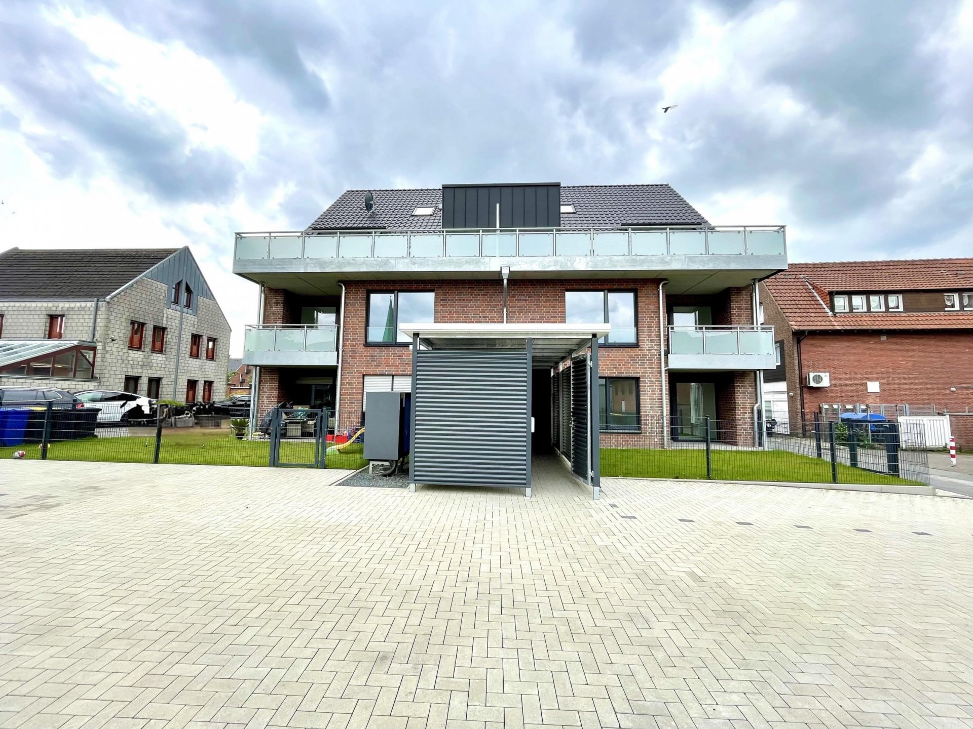Dachterrasse mit City-Blick: 3-Z.-Maisonettewohnung mit Kellerraum und Aufzug in Borken! (WHG 6)