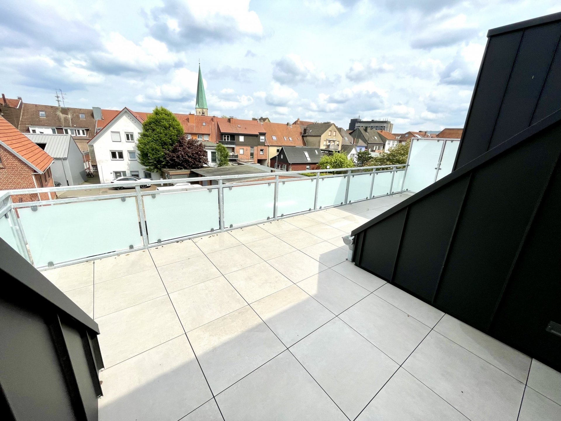 ERSTBEZUG: Maisonettewohnung mit XL-Dachterrasse über den Dächern der Borkener Innenstadt! (WHG 5)