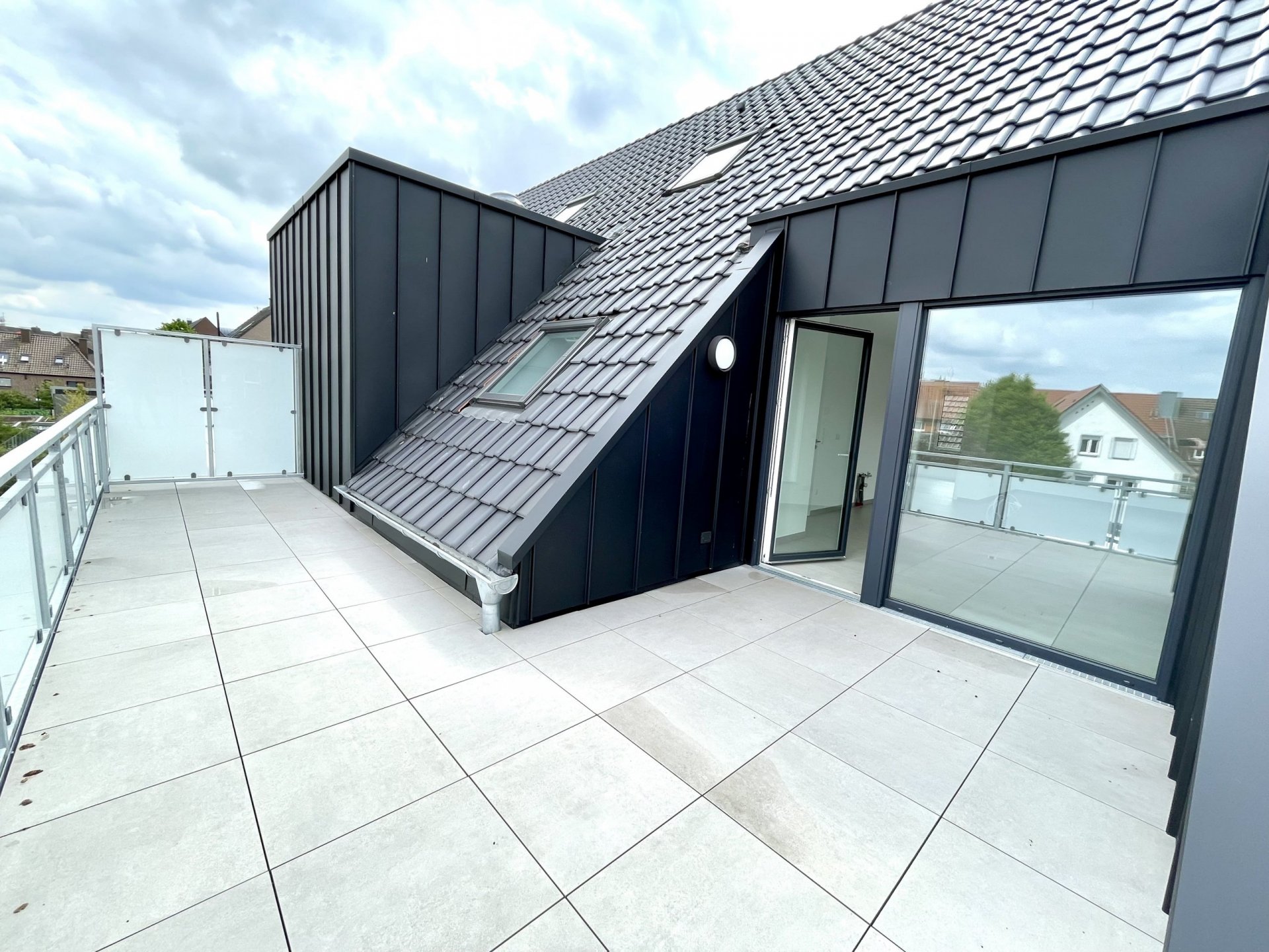 ERSTBEZUG: Maisonettewohnung mit XL-Dachterrasse über den Dächern der Borkener Innenstadt! (WHG 5)