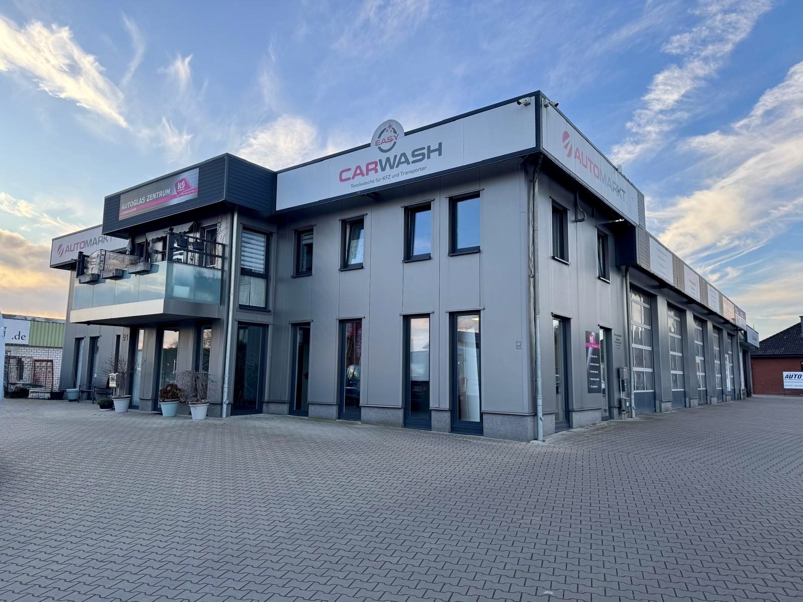 Moderne Gewerbeimmobilie mit Betriebsleiterwohnung in verkehrsgünstiger Lage von Lüdinghausen!