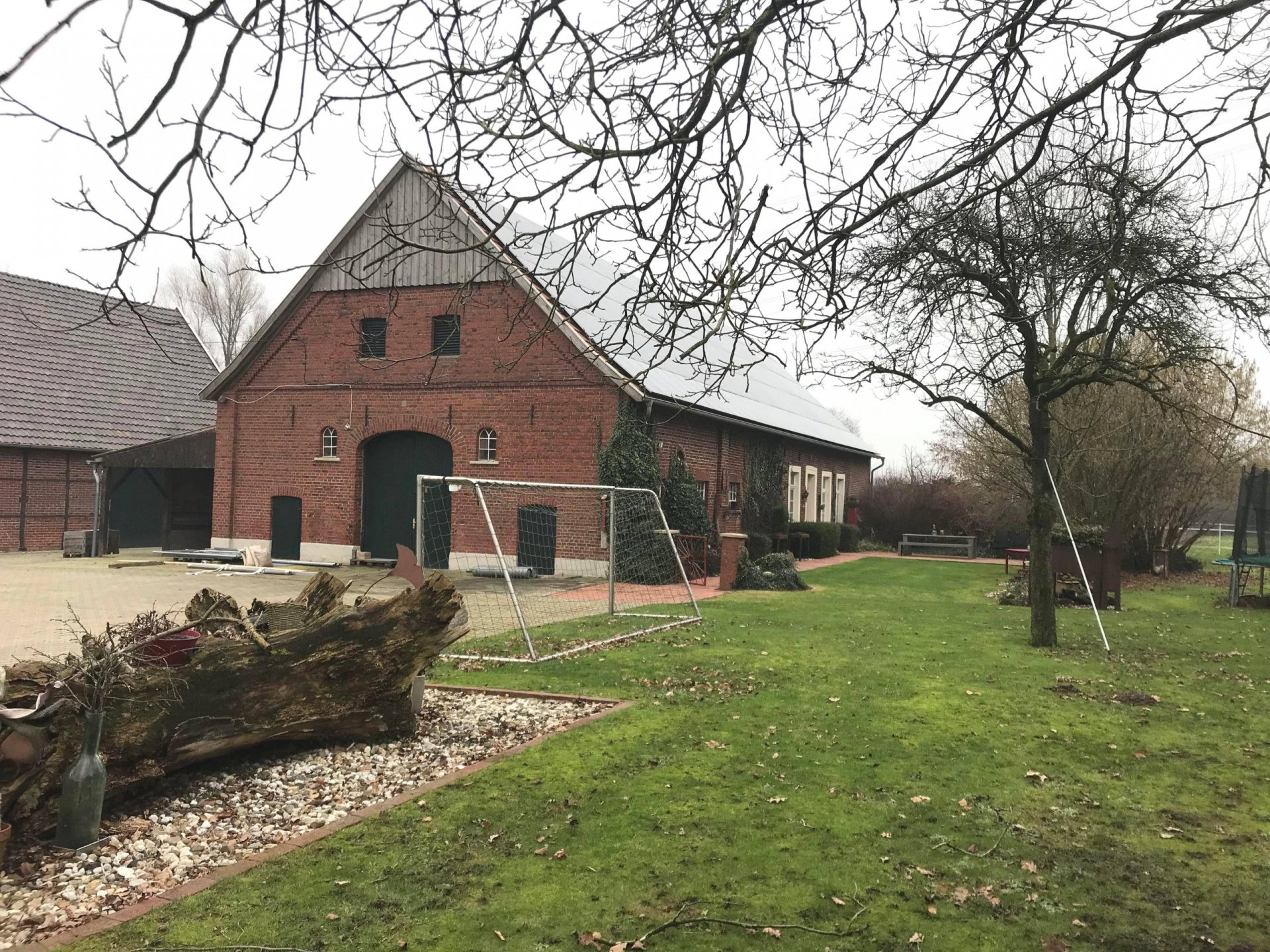 Alte Hofstelle mit unterschiedlichen Nutzungsperspektiven