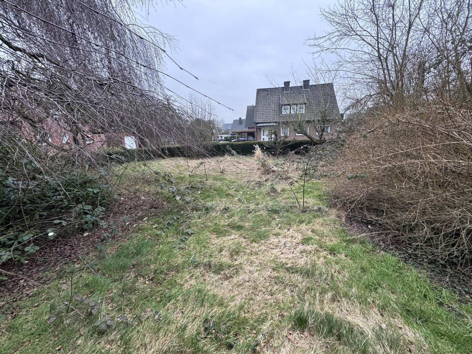 Baulich stark beeinträchtigte Immobilie auf attraktivem Baugrundstück in Coesfeld