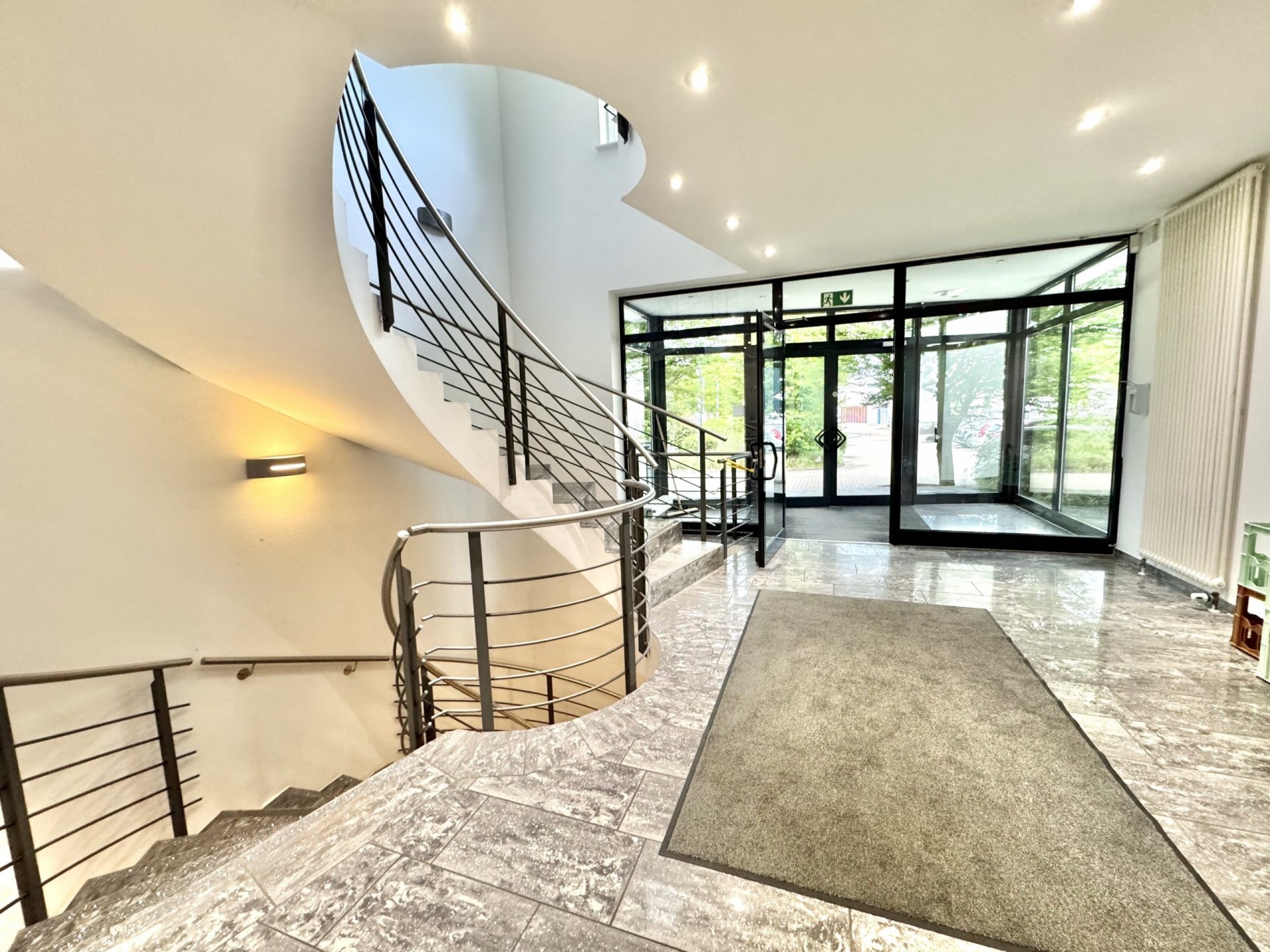 Exklusives Büro in Bocholt mit 5,19 % Rendite & Baugrundstück – perfekte Kapitalanlage!