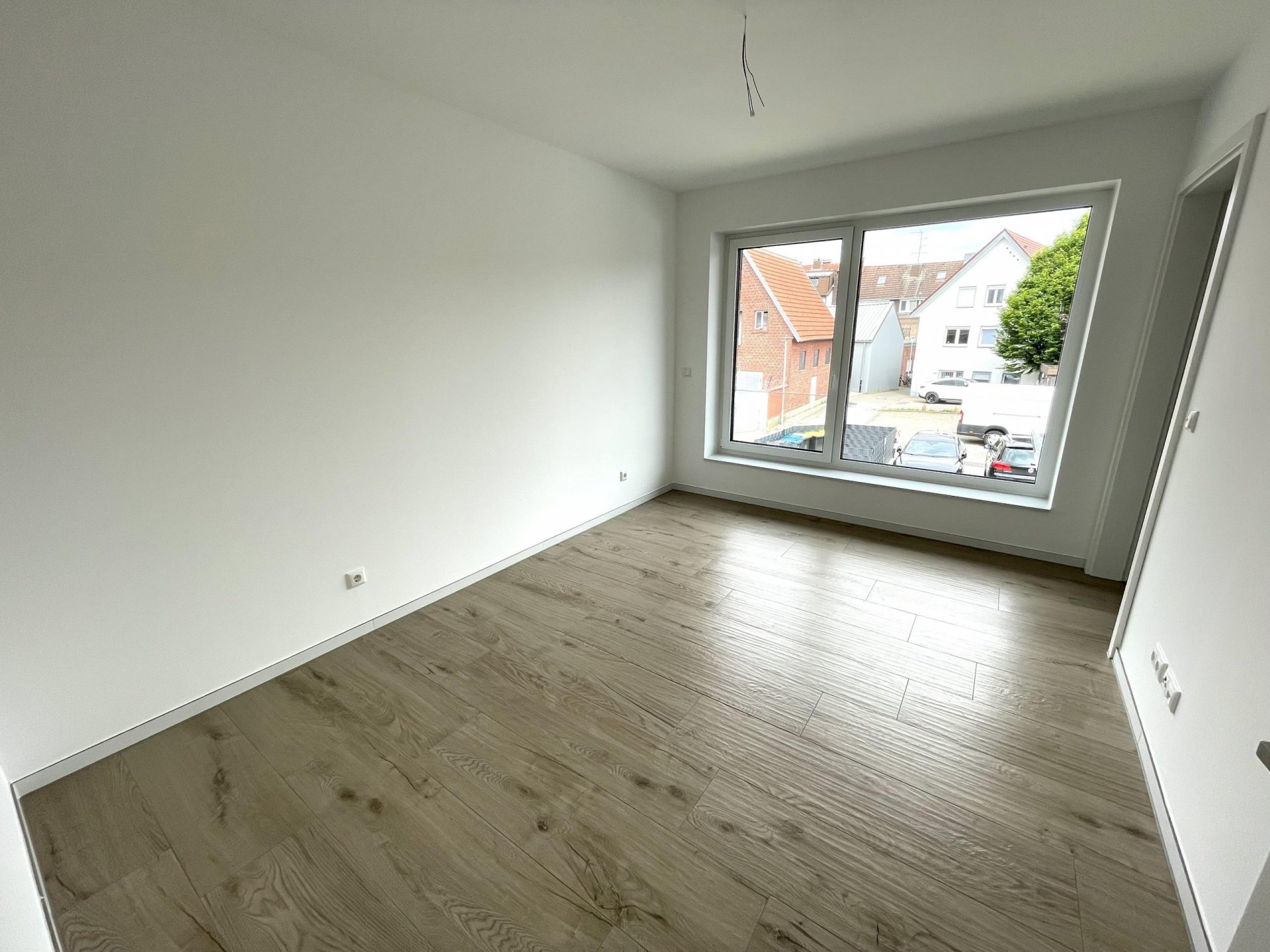 Erstbezug: Moderne 3.-Z.-Wohnung im 1. OG mit Kellerraum und Aufzug! (WHG 3)