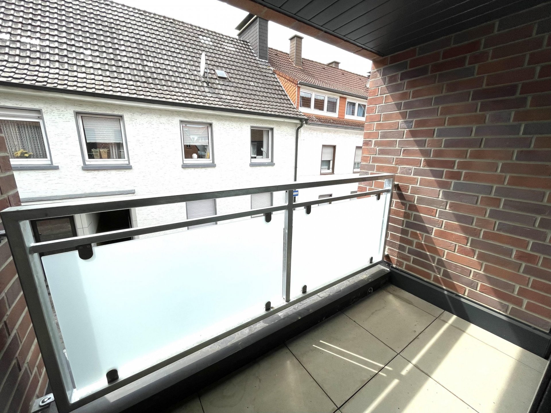 Erstbezug: Moderne 3.-Z.-Wohnung im 1. OG mit Kellerraum und Aufzug! (WHG 3)