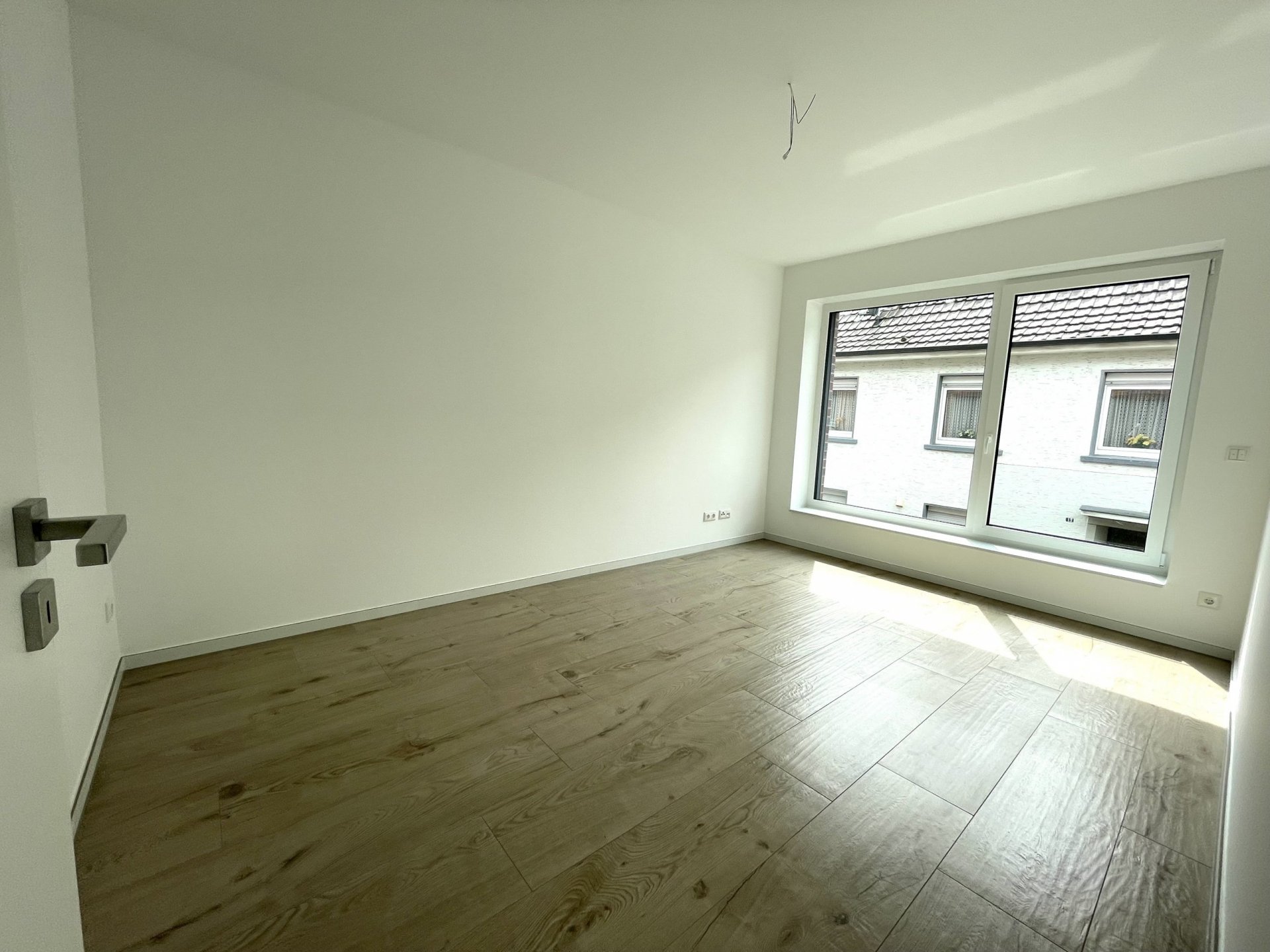 Erstbezug: Moderne 3.-Z.-Wohnung im 1. OG mit Kellerraum und Aufzug! (WHG 3)