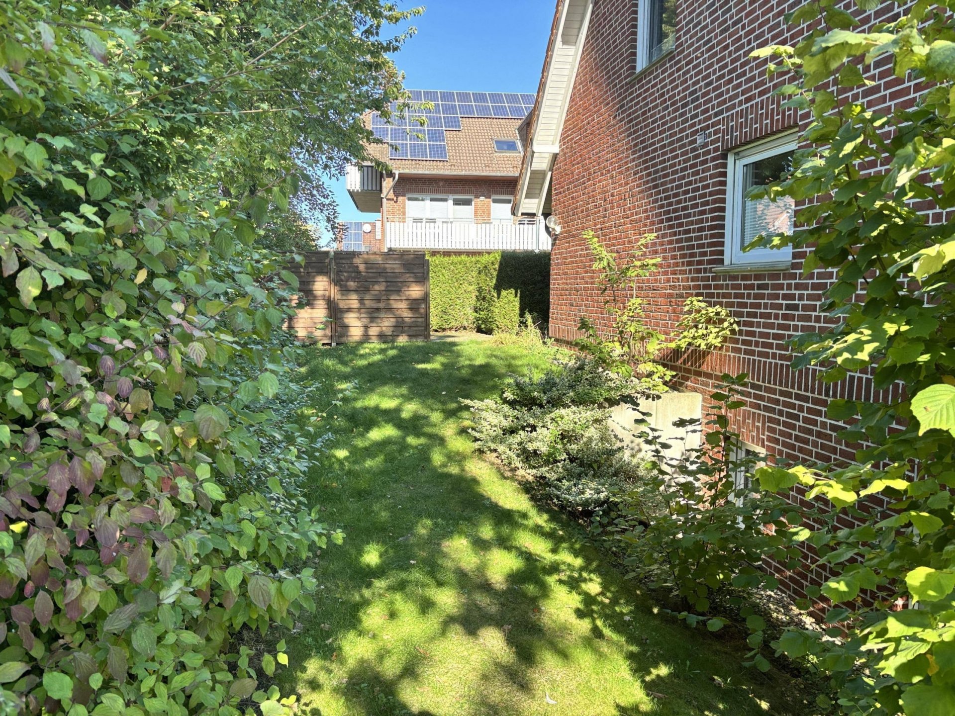 Kapitalanleger und Selbstnutzer aufgepasst! Erdgeschosswohnung mit Souterrain u. großen Garten!