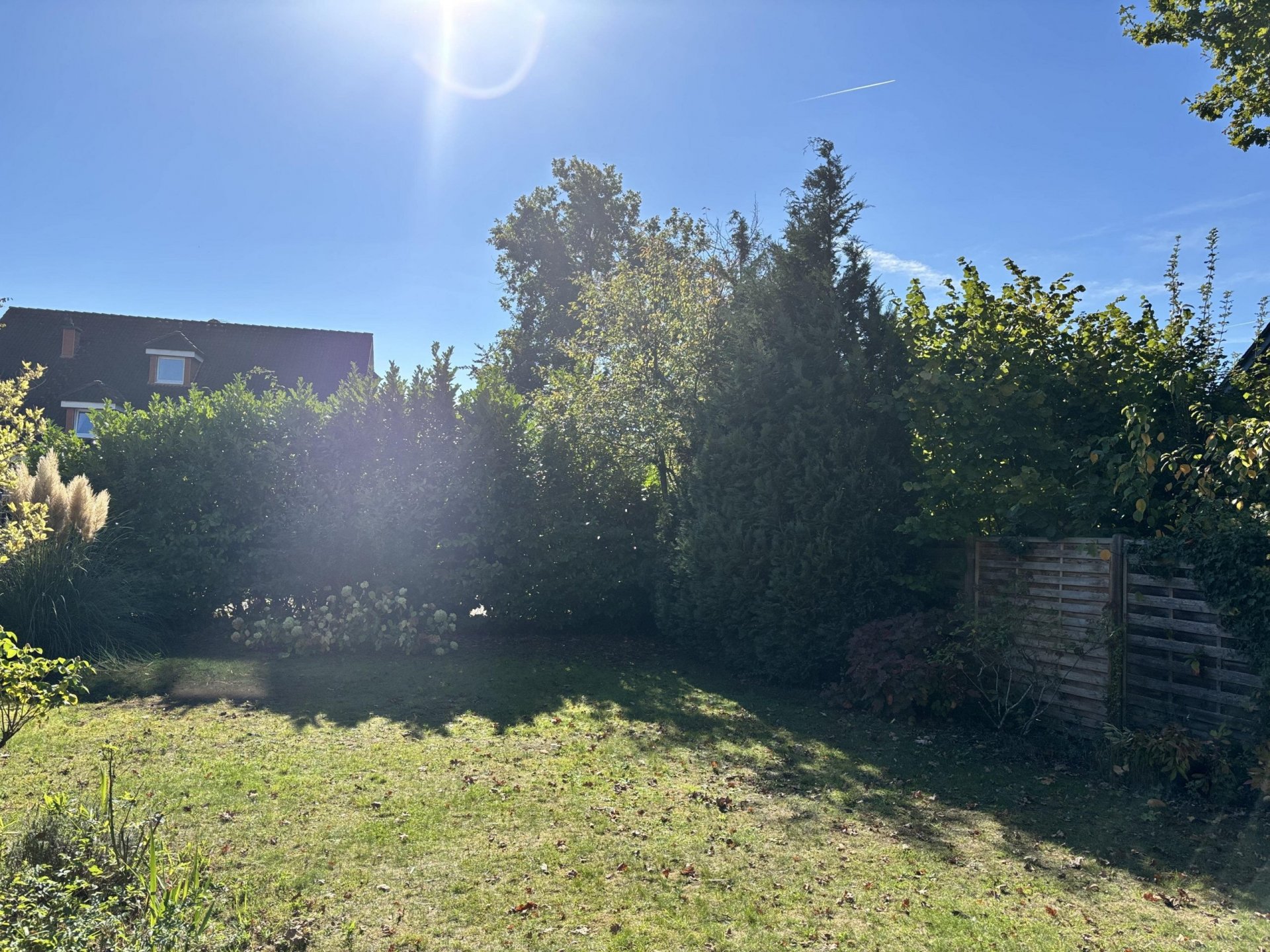 Kapitalanleger und Selbstnutzer aufgepasst! Erdgeschosswohnung mit Souterrain u. großen Garten!