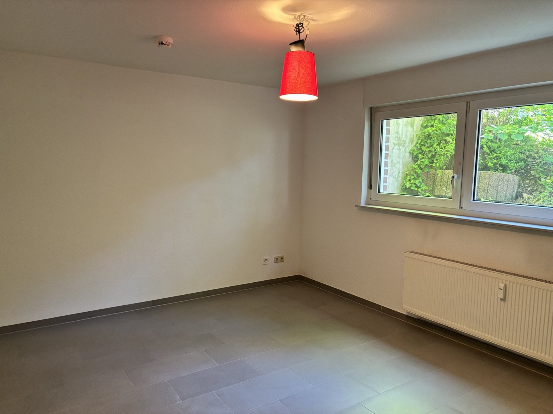 Kapitalanleger und Selbstnutzer aufgepasst! Erdgeschosswohnung mit Souterrain u. großen Garten!